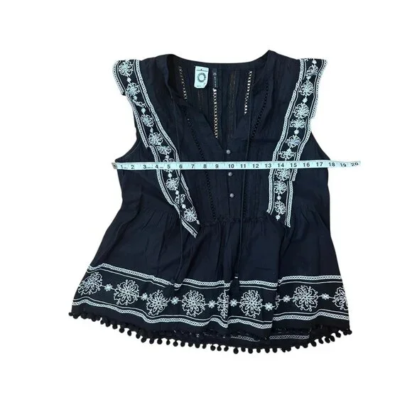 Anthropologie Akemi Kin Adelina Top Black Floral Embroider Peasant Sz 6 Boho - Picture 8 of 10